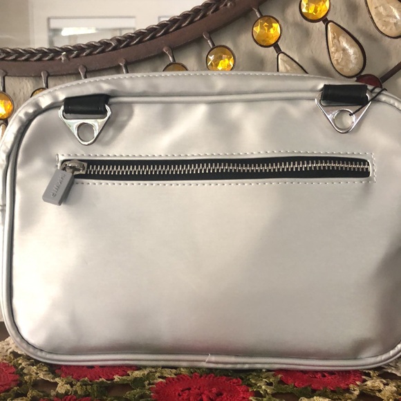 NWT IHKWIP The Woven Front Pocket Crossbody w/Crossbody & Wrist Straps - Picture 3 of 8